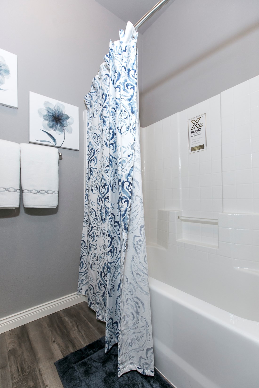 The GSP643K PLATINUM SERIES Guest Bathroom. This Manufactured Mobile Home features 3 bedrooms and 2 baths.