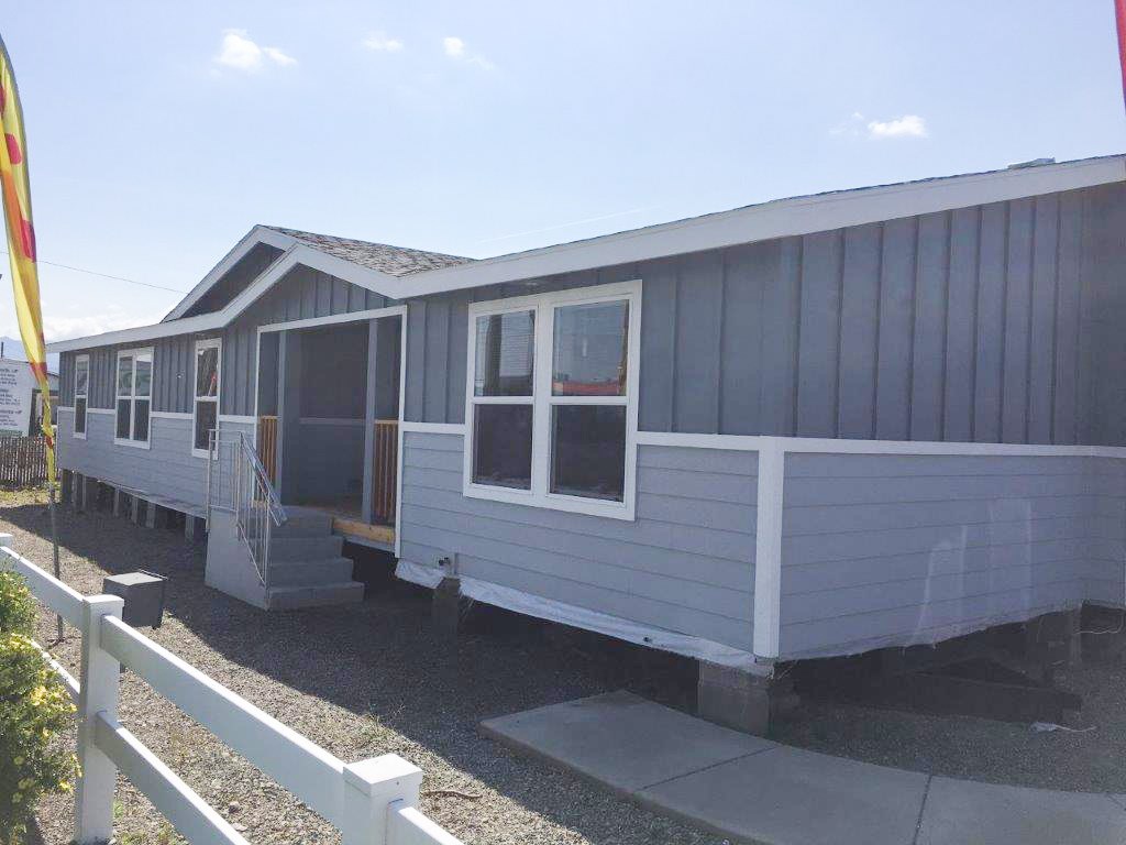 The GSP642K PLATINUM SERIES Exterior. This Manufactured Mobile Home features 4 bedrooms and 3 baths.